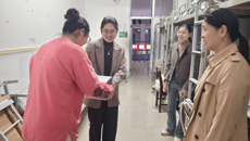 公共卫生与管理学院开展2025年“冬日送暖”走访慰问活动