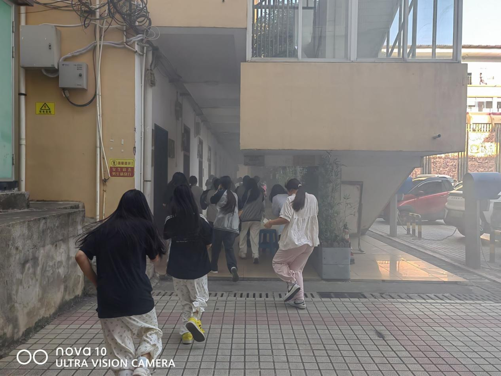 北湖校区开展消防演练活动