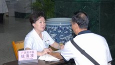 一附院举行“全国高血压日”义诊及“周末健康讲堂”活动