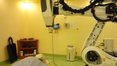 广西“巨舌娃”8年求医无门高尖设备射波刀一解世界难题