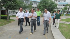 国家开发银行总行及广西分行领导到beat365官网重阳老年公寓参观考察