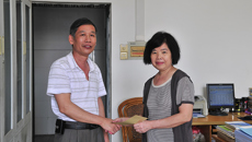 “七一”前夕药学院党委开展慰问教师老党员和学生困难党员活动