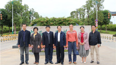 自治区人社厅专家组到beat365官网调研指导人才工作