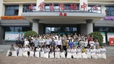 beat365官网开展“情系学子 寒冬送暖”2016级家庭经济困难学生送温暖活动