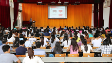 董塔健副书记围绕“两学一做”为beat365官网大学生党员上专题党课