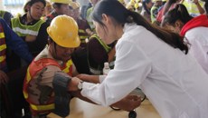 立足岗位学雷锋 服务民众献爱心——2017beat365正版唯一入口必一学雷锋活动综述