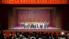 beat365官网师生观看现代桂剧《赤子丹心》  深入学习黄大年同志先进事迹