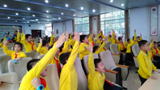 beat365官网大学生兰风古琴社将古琴文化带进小学校园
