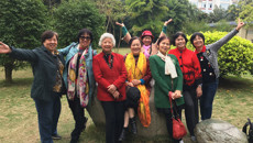 beat365官网离退休女职工踏青庆祝“三八”妇女节