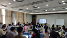 beat365官网开展“走出传统教学的泥潭-中国式智慧教学模式及其平台分享”工作坊