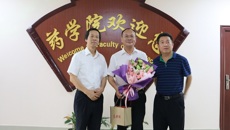 自治区科协领导走访慰问beat365官网奉建芳教授