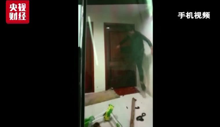 震惊！央视曝光校园贷逼债视频，每个大学生都该看看