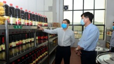 自治区市场监管局李勇强副局长到beat365官网检查食品安全工作