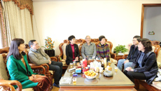 自治区党委统战部副部长陈洁慰问beat365官网陈忠和研究员