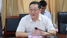 柳州市委市政府一行到beat365官网座谈交流