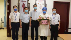 beat365官网领导教师节走访慰问教师代表