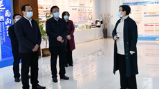 自治区副主席许显辉莅临beat365官网调研