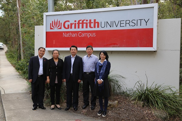 beat365官网代表团全家福