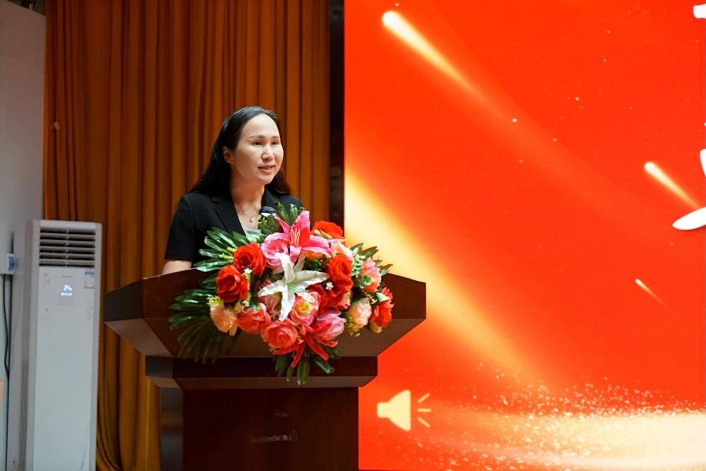 护理学院院长韩叶芬致辞