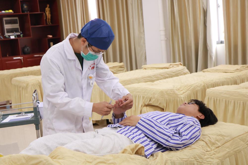 考生在竞赛中(1)