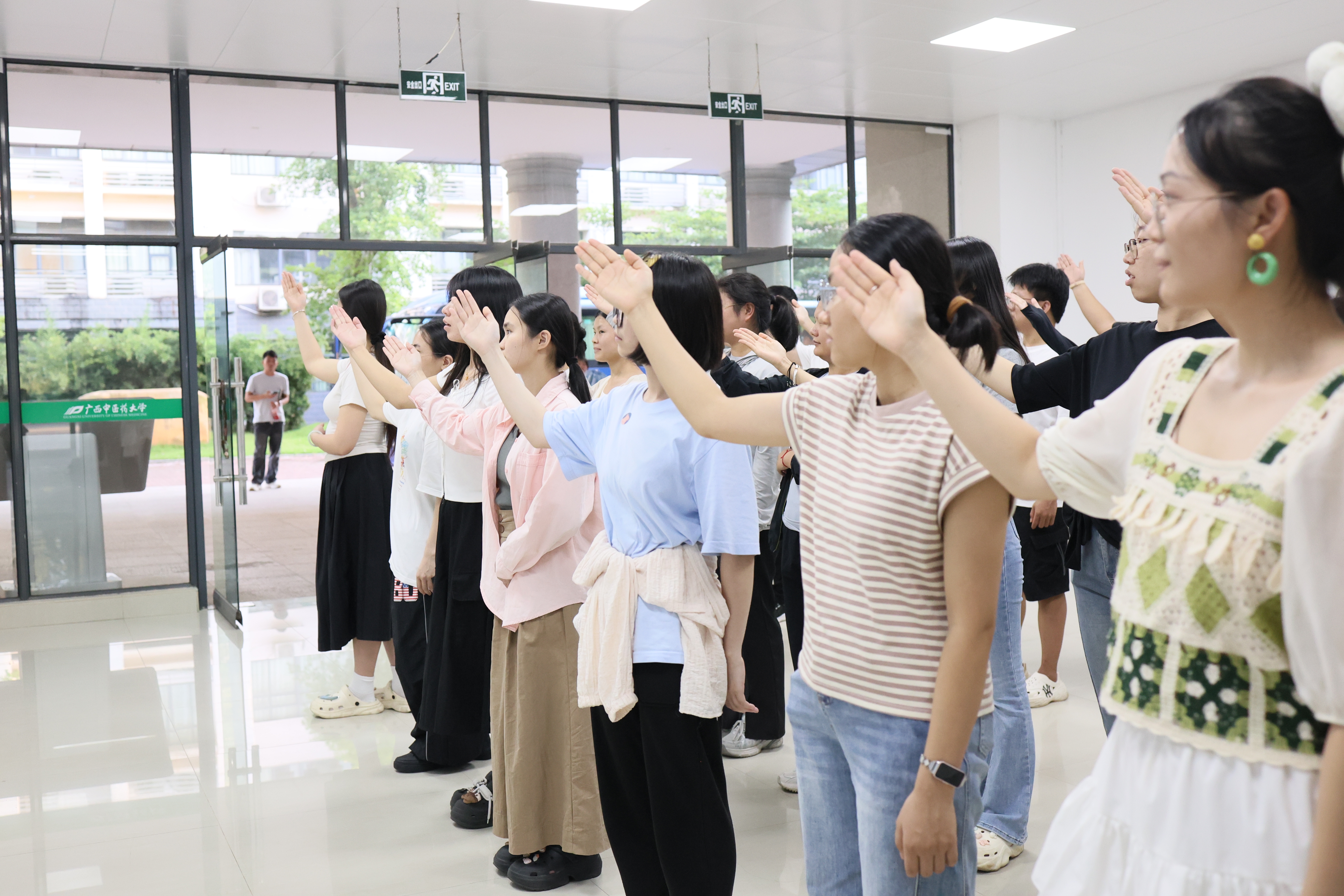 论坛志愿者培训现场（二）