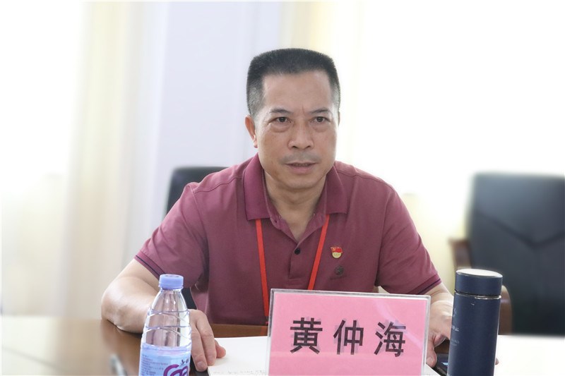 医院副院长黄仲海讲话