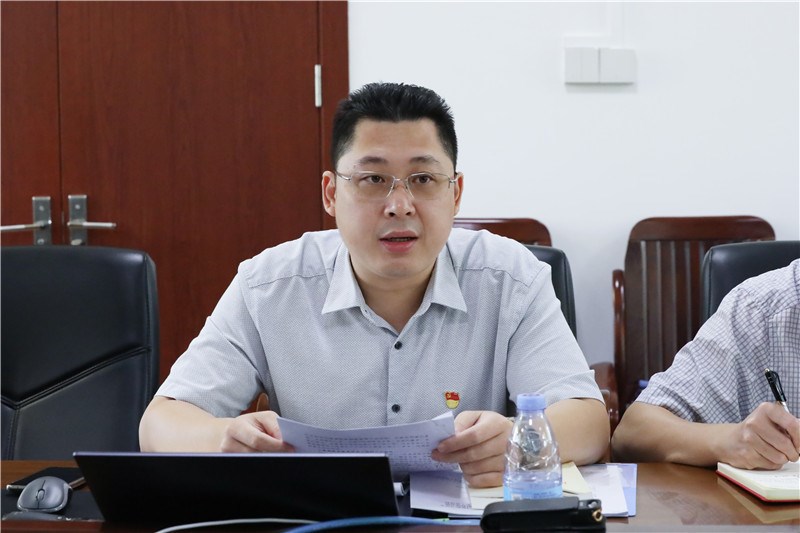 机关党总支书记、党委办公室主任王德胜作学习发言