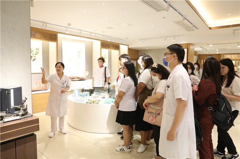 泰国碧瑶大学师生参观我院中医治未病中心