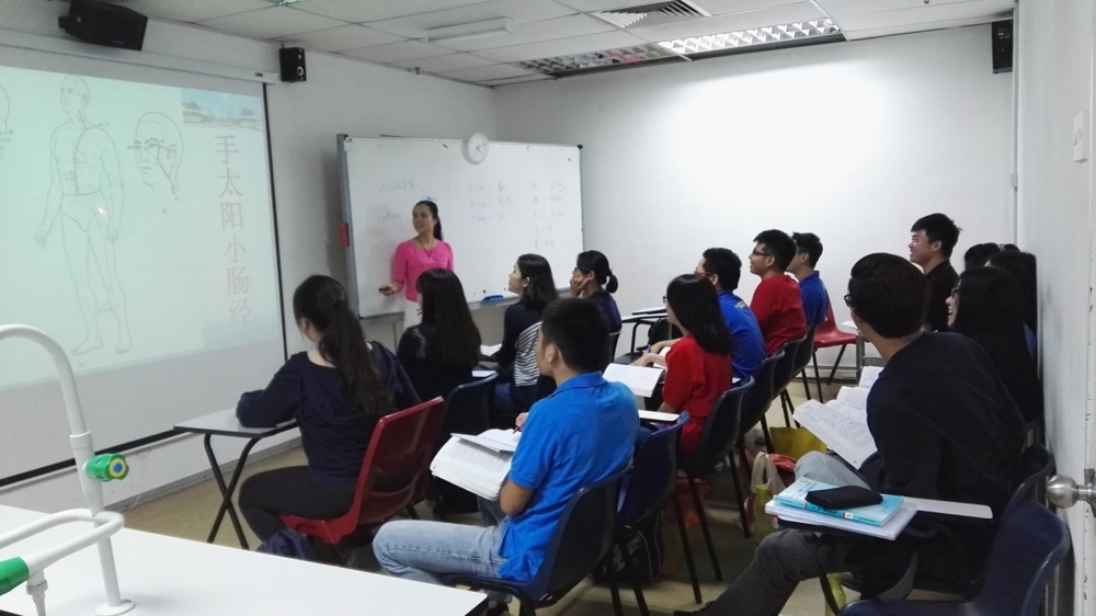 beat365官网教师2016年赴马来西亚拉曼大学境外教学点授课.jpg