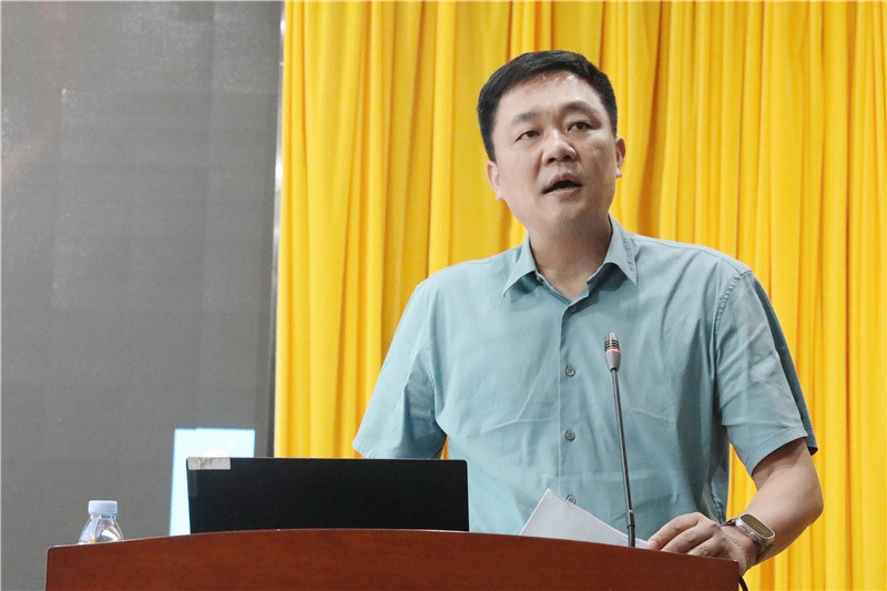 医院党委书记桂雄斌传达学校第三次党员代表大会精神