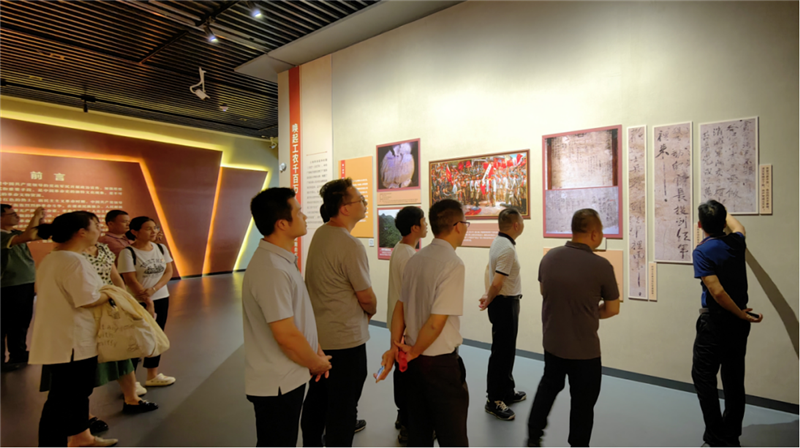 参观广西壮族自治区博物馆
