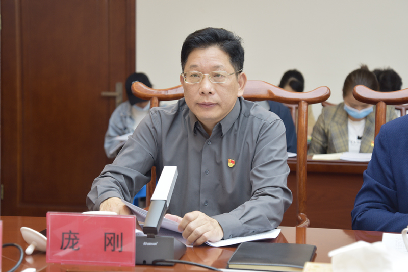 3庞刚副院长作中心发言.jpg 3庞刚副院长作中心发言.jpg