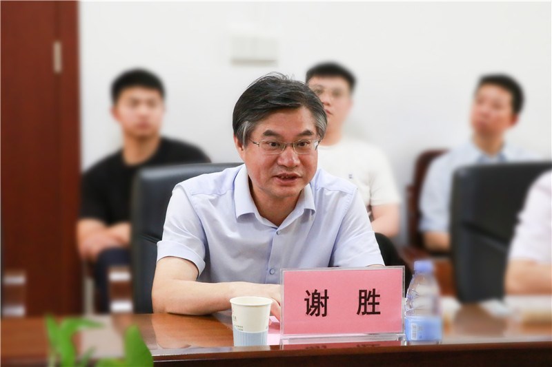 医院院长谢胜发言