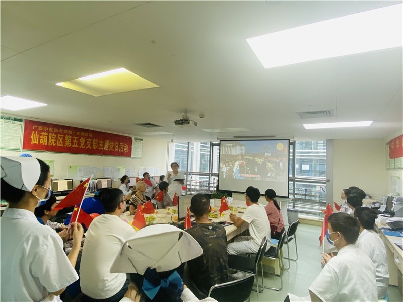 合唱《歌唱祖国》