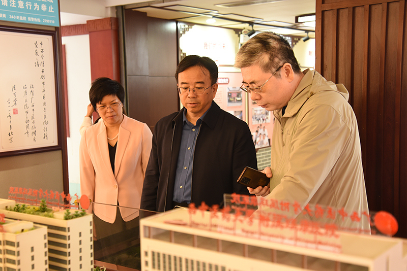 5参观院史馆.jpg 5参观院史馆.jpg