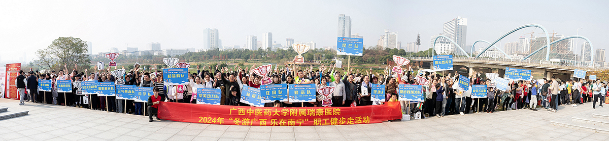 1合影.jpg 1合影.jpg