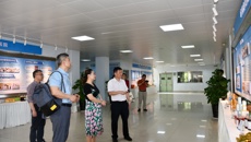 新疆现代职业技术学院院长帕丽旦·吾甫尔一行到beat365官网参观指导