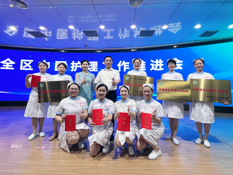 唐友明院长与我院获奖者合影.jpg.jpg 唐友明院长与我院获奖者合影.jpg.jpg