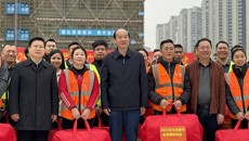 自治区总工会慰问团到学校附属瑞康医院凤岭南医院开展2025年元旦春节期间送温暖走访慰问活动