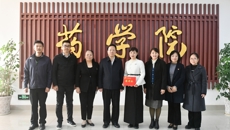 学校开展2025年新春走访慰问活动