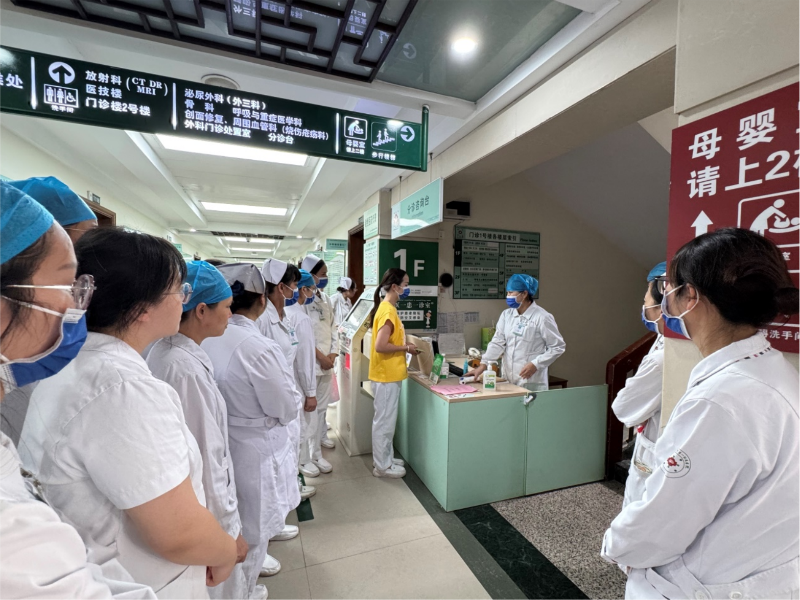 模拟“关节疼痛但无发热的患者”演练场景