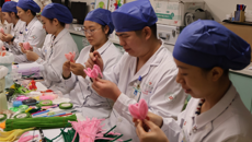 【为医办实事】第一附属医院团委、社工部开展“指尖绽放·扭转压力”医护手工减压小组活动