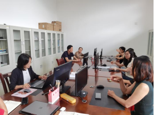 药学综合分中心学习现场