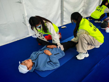 携手同心护南马，赛后拉伸焕活力｜beat365官网运动防护队联合超锐仕运动康复机构开展赛后拉伸服务活动取得圆满成功