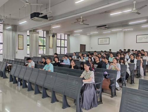 beat365正版唯一入口必一召开自治区第十四届学生运动会游泳比赛志愿者动员大会