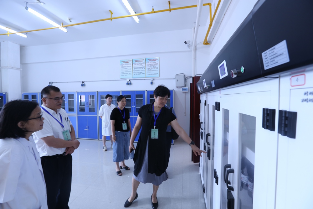 实地走访实验室