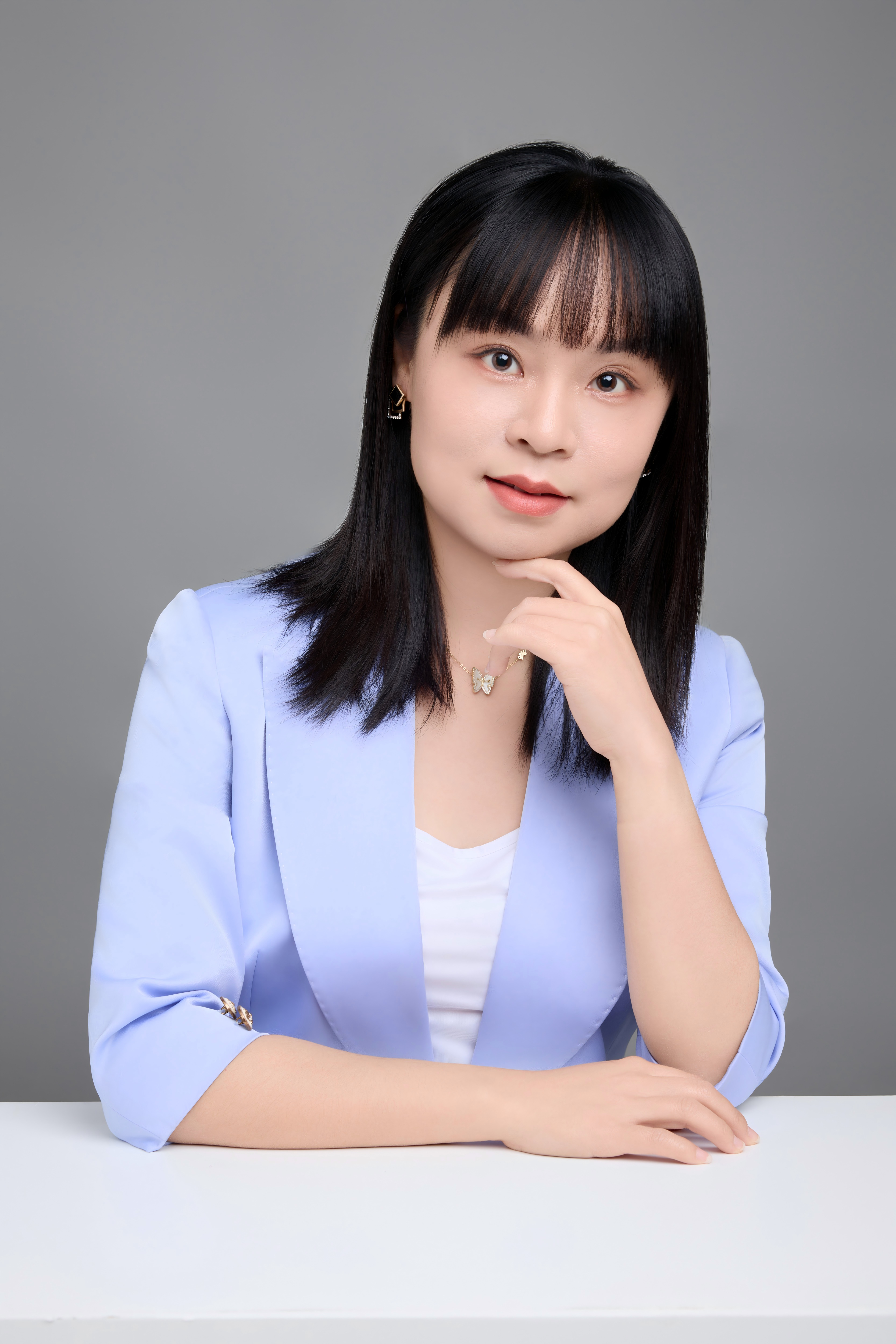 李睿琳简介照片